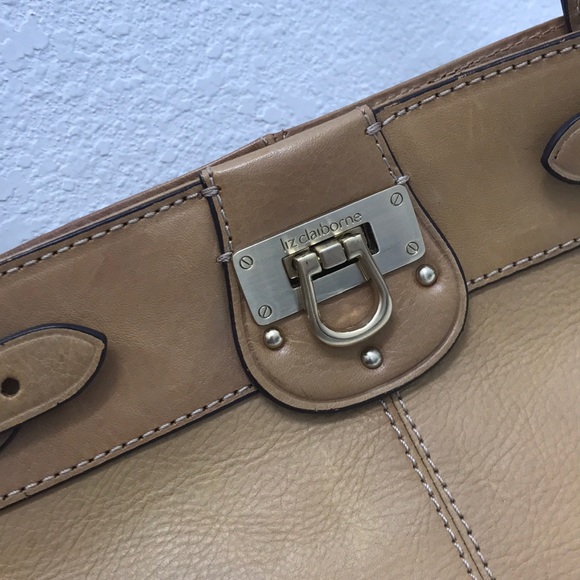 Liz Claiborne Beige Purse - Picture 2 of 3